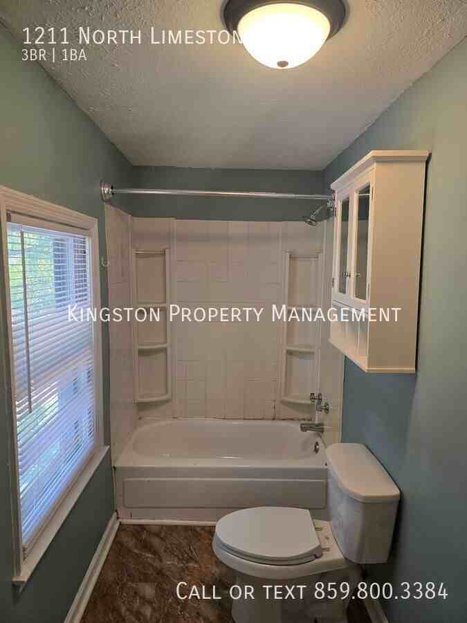 1211 N Limestone #1 - Photo 7 of 9