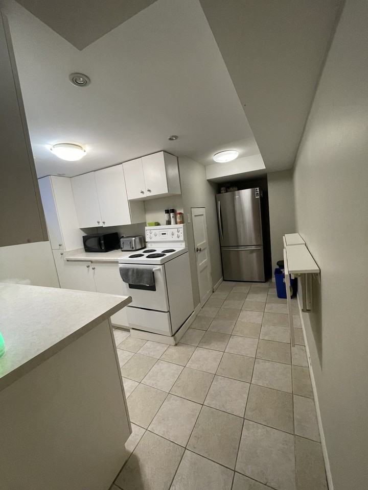 726 West 5th St #2 - Photo 6 of 16