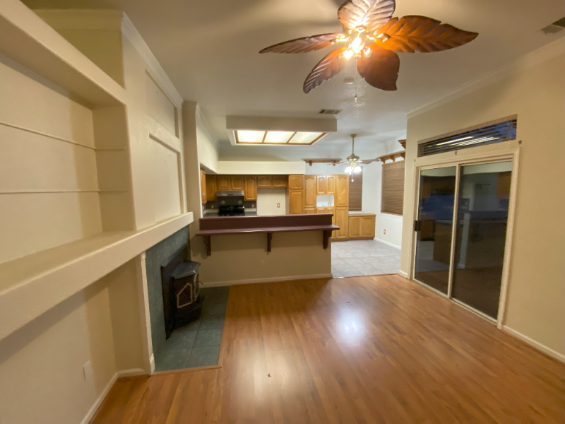 1806 Augusta Ln - Photo 4 of 11