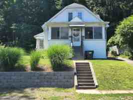 featured image of 115 Clay St #2ndFL