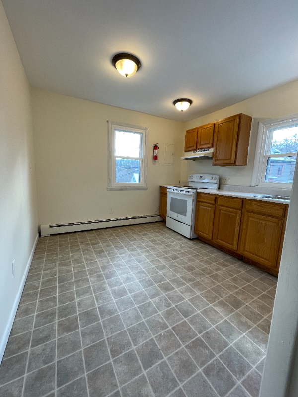 80 Main St - Photo 4 of 25