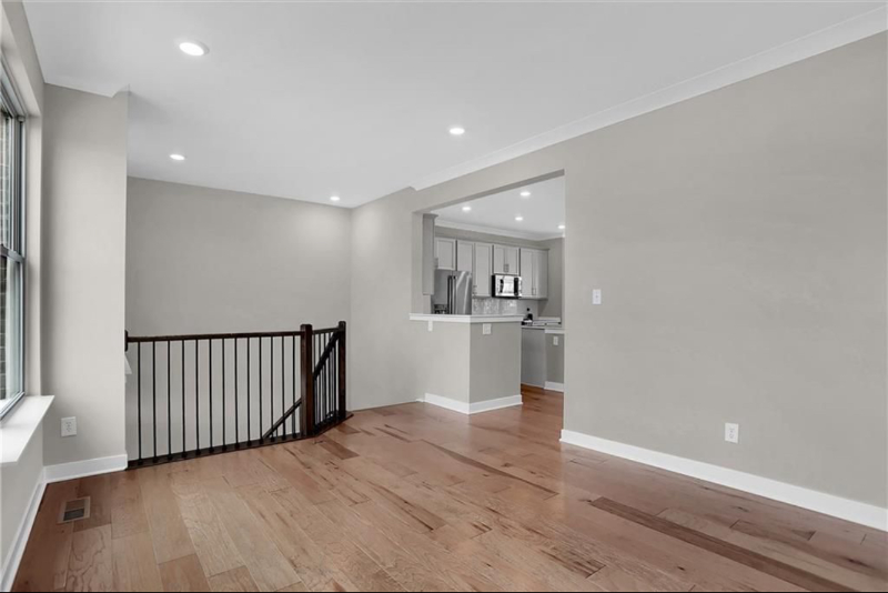 8233 Bostic Dr - Photo 2 of 20