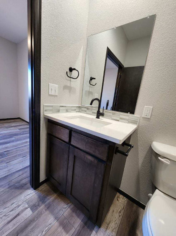 612 Se 10th St - Photo 2 of 12