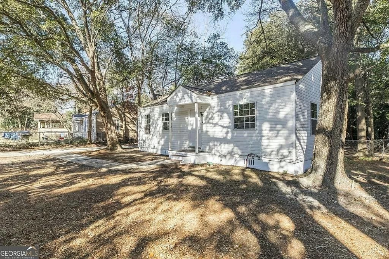 301 Diggs Blvd - Photo 3 of 24