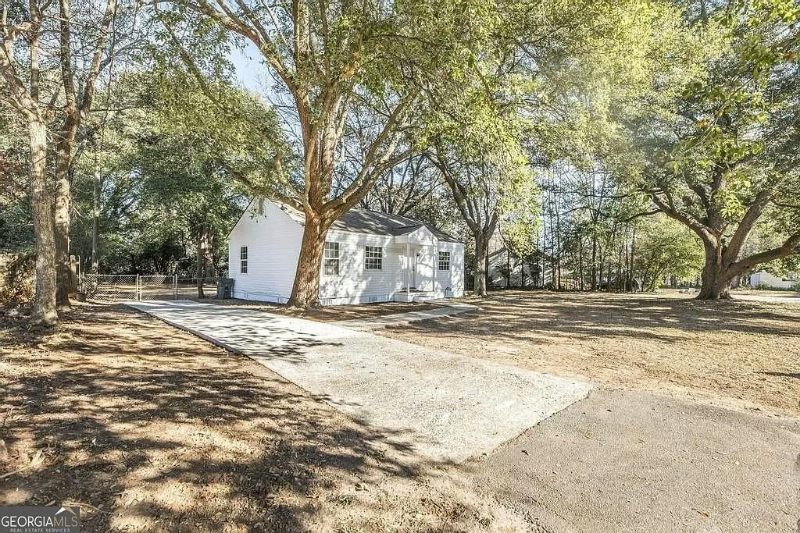 301 Diggs Blvd - Photo 4 of 24
