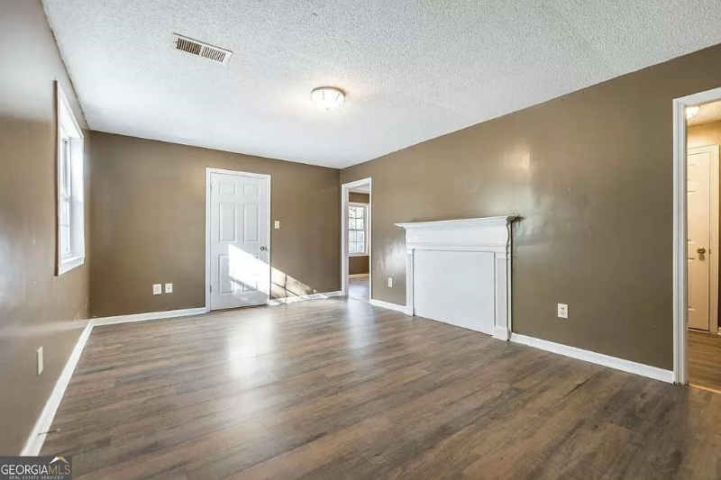 301 Diggs Blvd - Photo 5 of 24