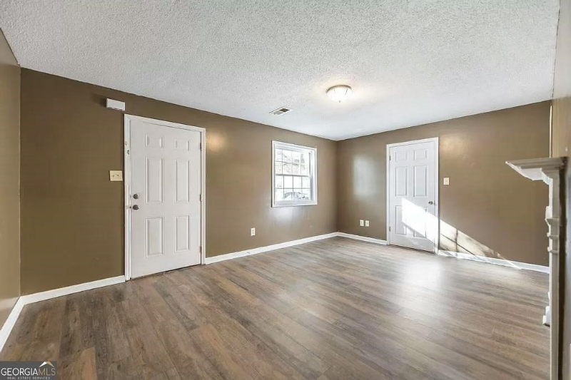 301 Diggs Blvd - Photo 6 of 24