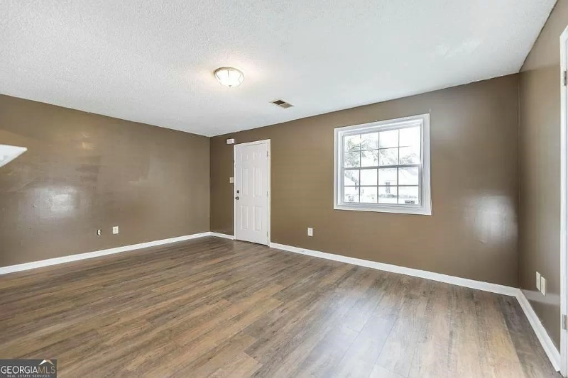 301 Diggs Blvd - Photo 7 of 24