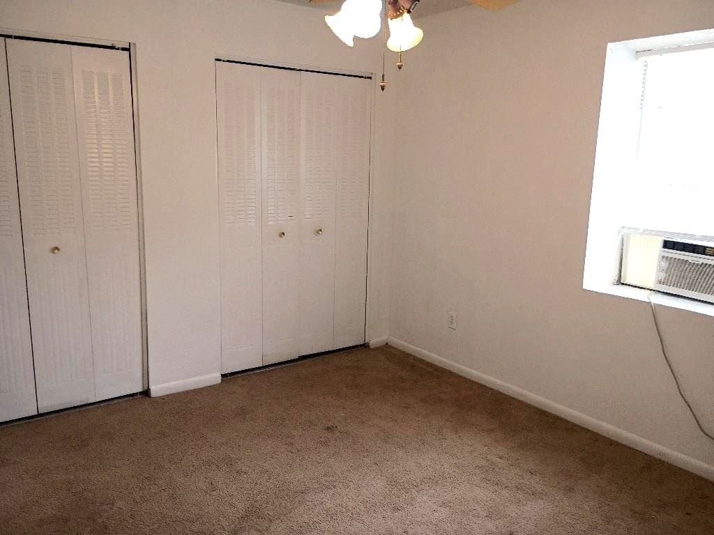 Jolly Ave Apartments 1 #8 - Photo 6 of 9