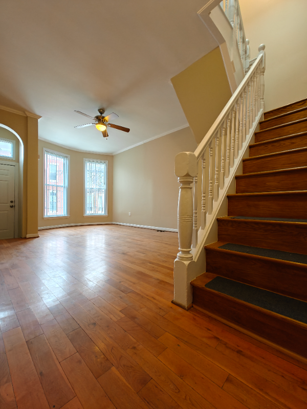400 E Lorraine Ave - Photo 2 of 20