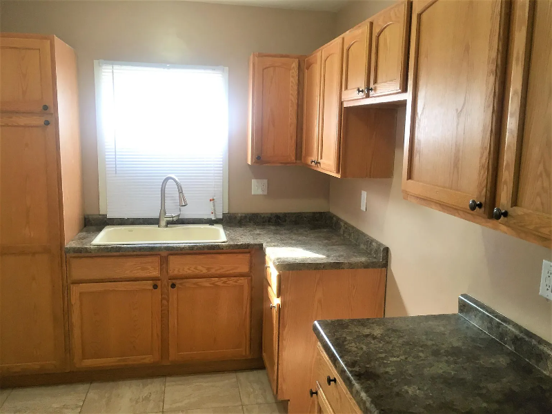 4625 N 35th St - Photo 4 of 19