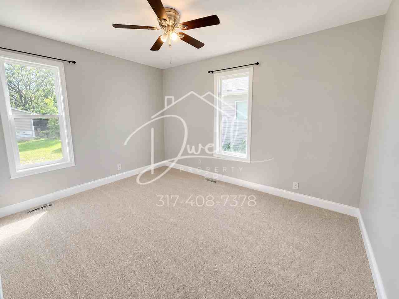 1031 Albany St - Photo 5 of 10