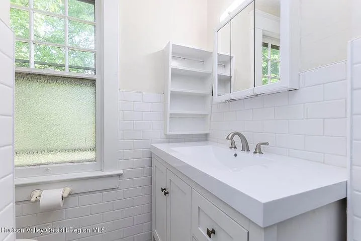 138 Saint James St #138B - Photo 7 of 16