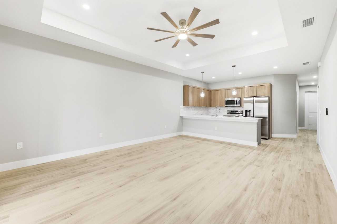 4700 22nd St Sw #4700 - Photo 4 of 20
