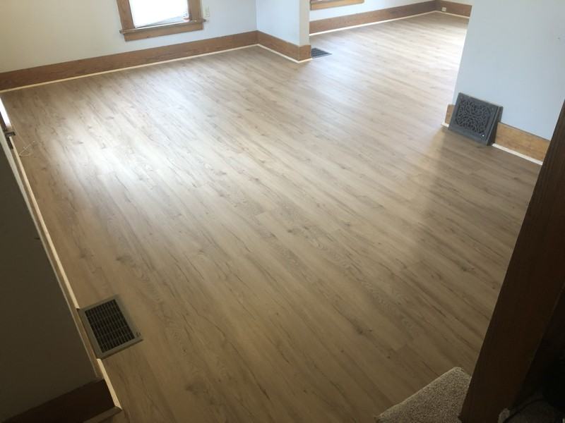 409 W 7th St - Photo 3 of 5
