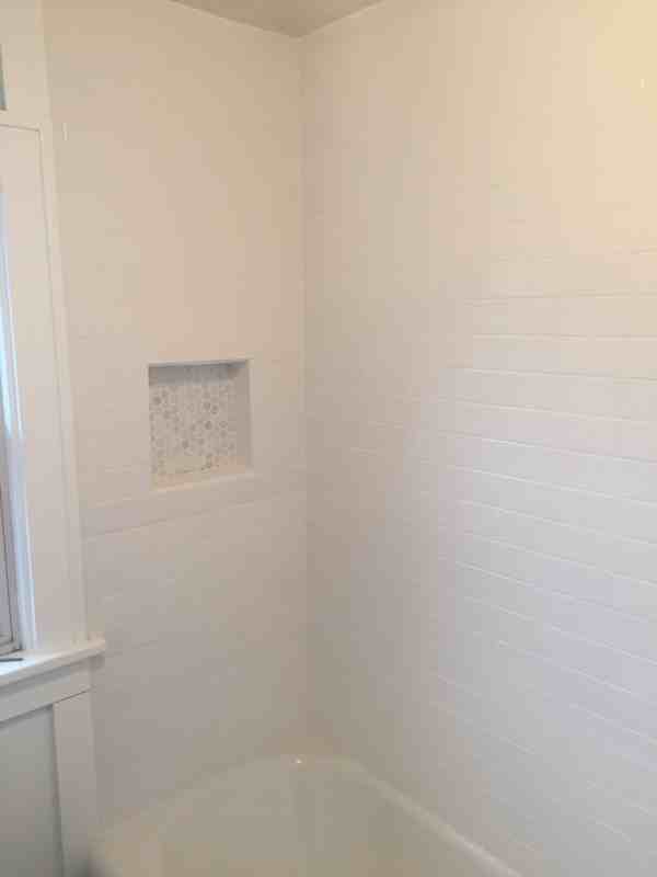 409 W 7th St - Photo 4 of 5