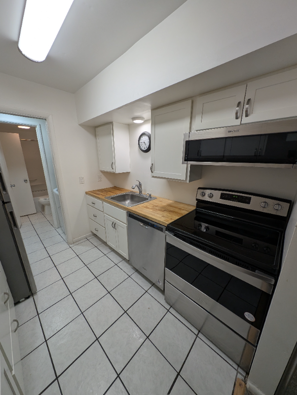 1071 Lancaster Blvd #13 - Photo 6 of 17