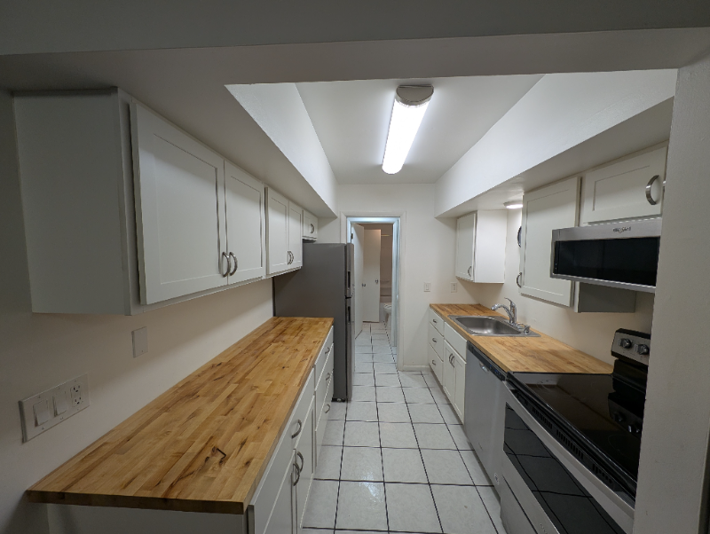 1071 Lancaster Blvd #13 - Photo 7 of 17