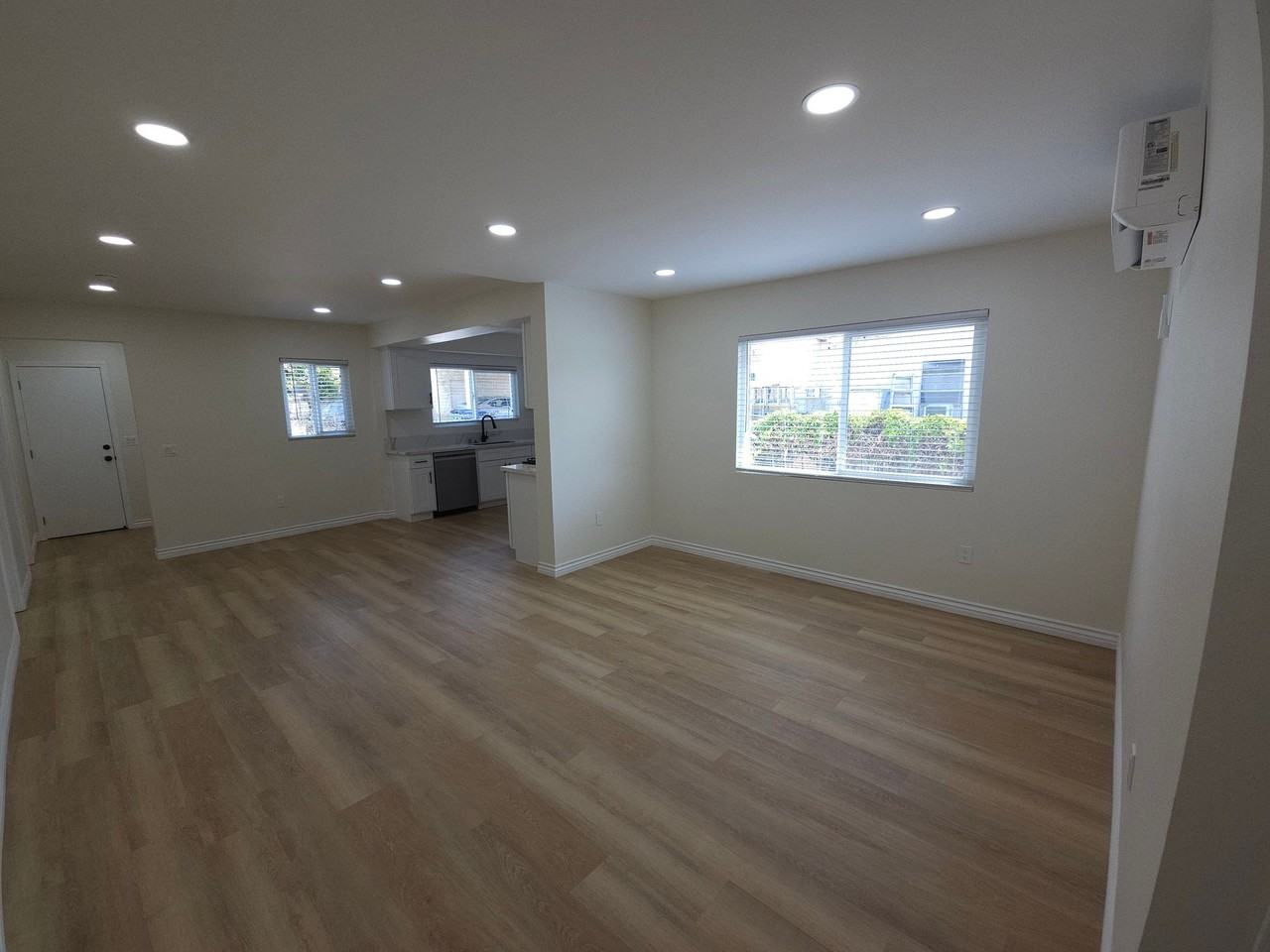 3751 E 6th St - Photo 6 of 39