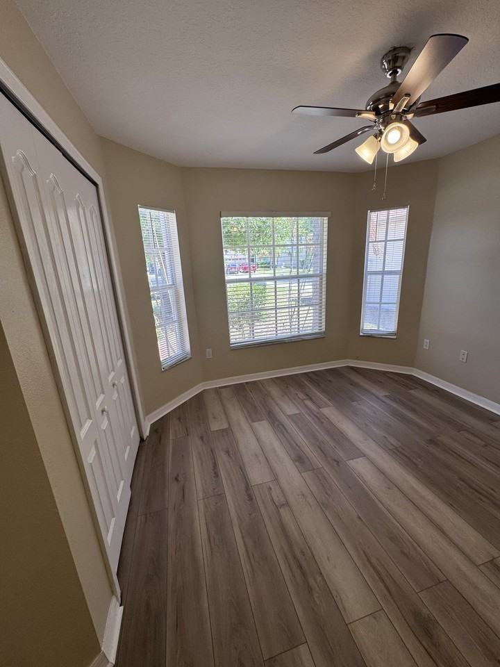 7507 Canal Point Ct - Photo 5 of 18