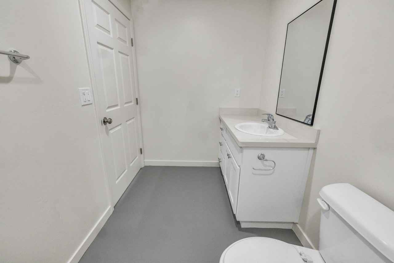 1340 W Mariposa Ave #1 - Photo 3 of 19