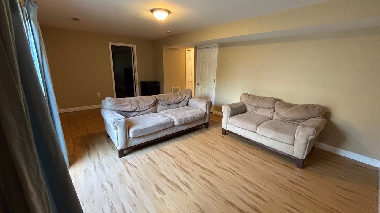 5 Aylor Ct - Photo 2 of 19