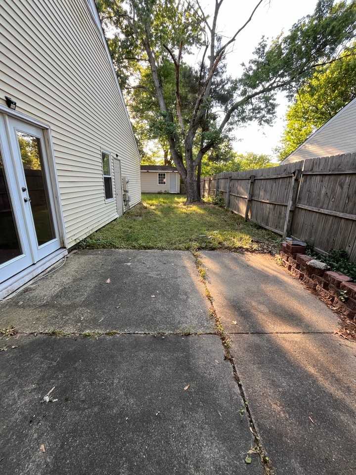 820 Pine View Ln - Photo 2 of 13