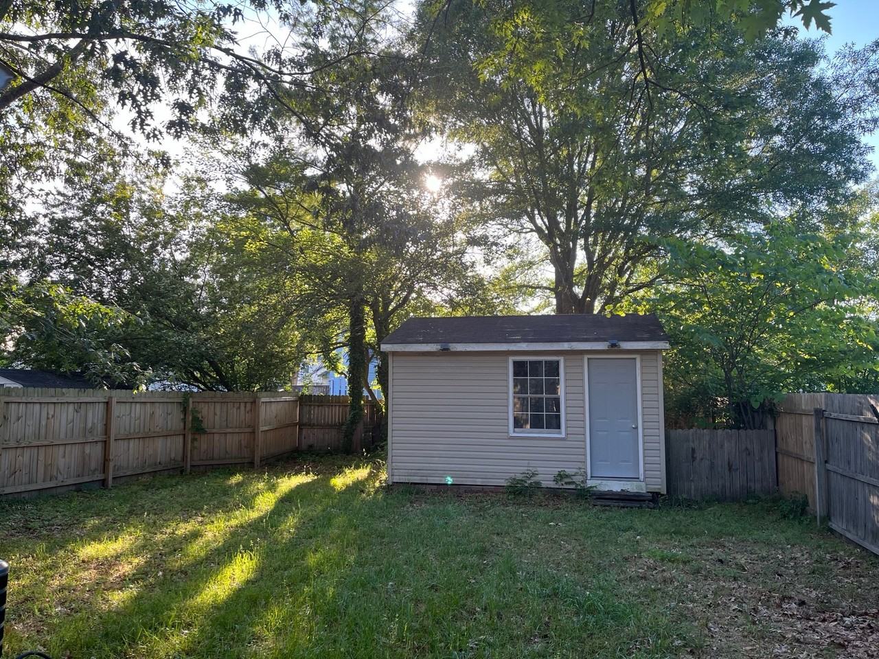 820 Pine View Ln - Photo 3 of 13
