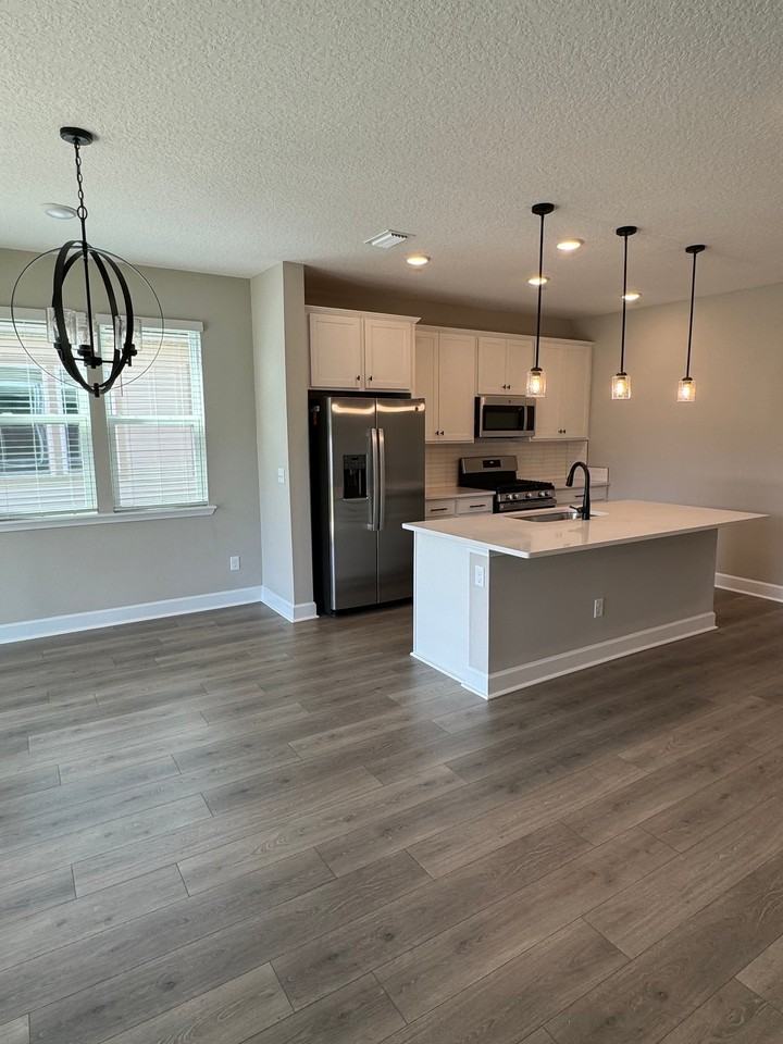 3528 Cunningham Rd - Photo 3 of 14