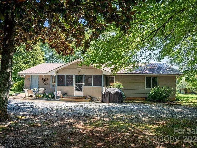 79 Pheasant Ln - Photo 2 of 4