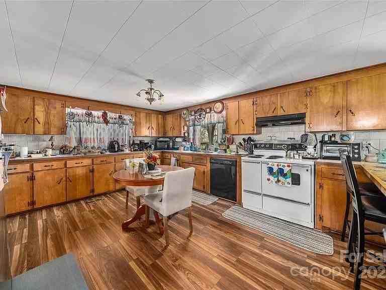 79 Pheasant Ln - Photo 4 of 4