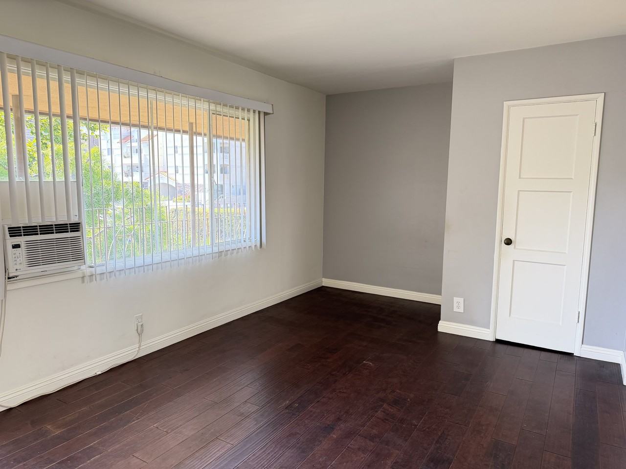 4712 Elmwood Ave #7 - Photo 2 of 6