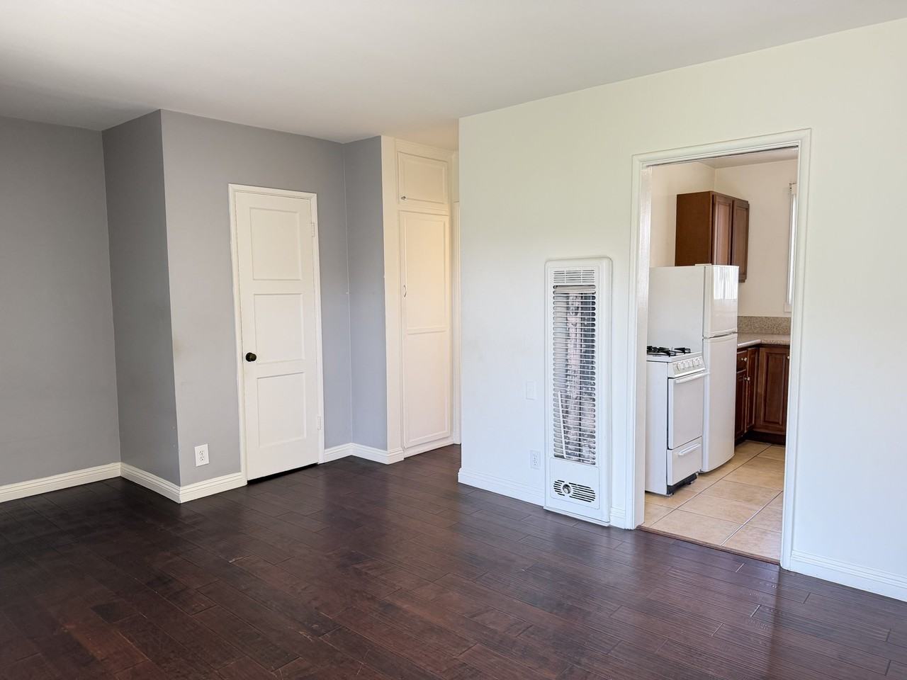 4712 Elmwood Ave #7 - Photo 4 of 6