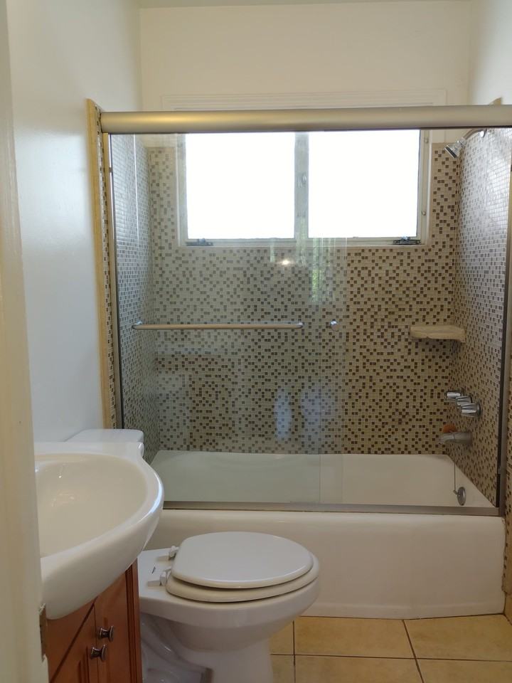 4712 Elmwood Ave #7 - Photo 6 of 6