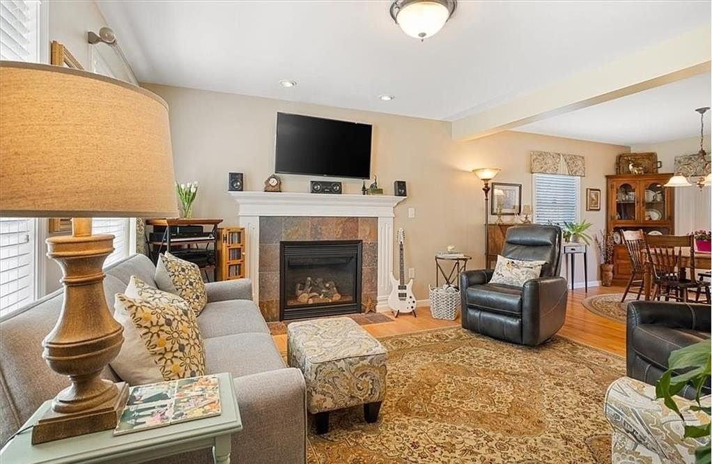 286 Mile Ln - Photo 3 of 18
