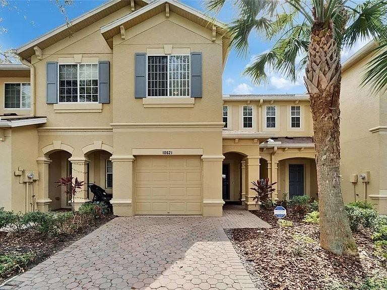 10621 Shady Falls Ct - Photo 3 of 10