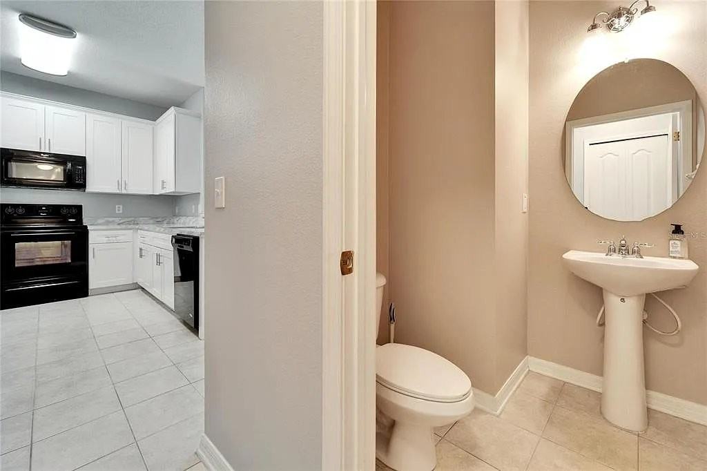 10621 Shady Falls Ct - Photo 5 of 10