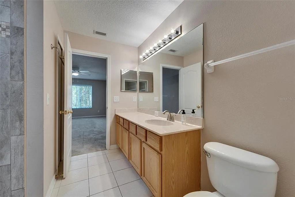 10621 Shady Falls Ct - Photo 6 of 10