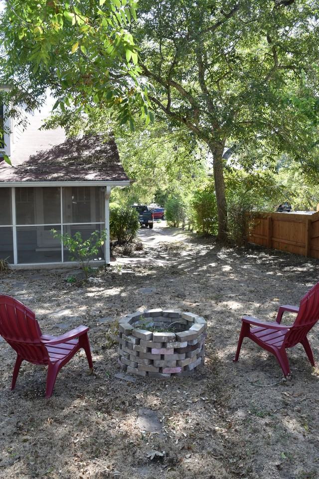 423 S Main St - Photo 2 of 8