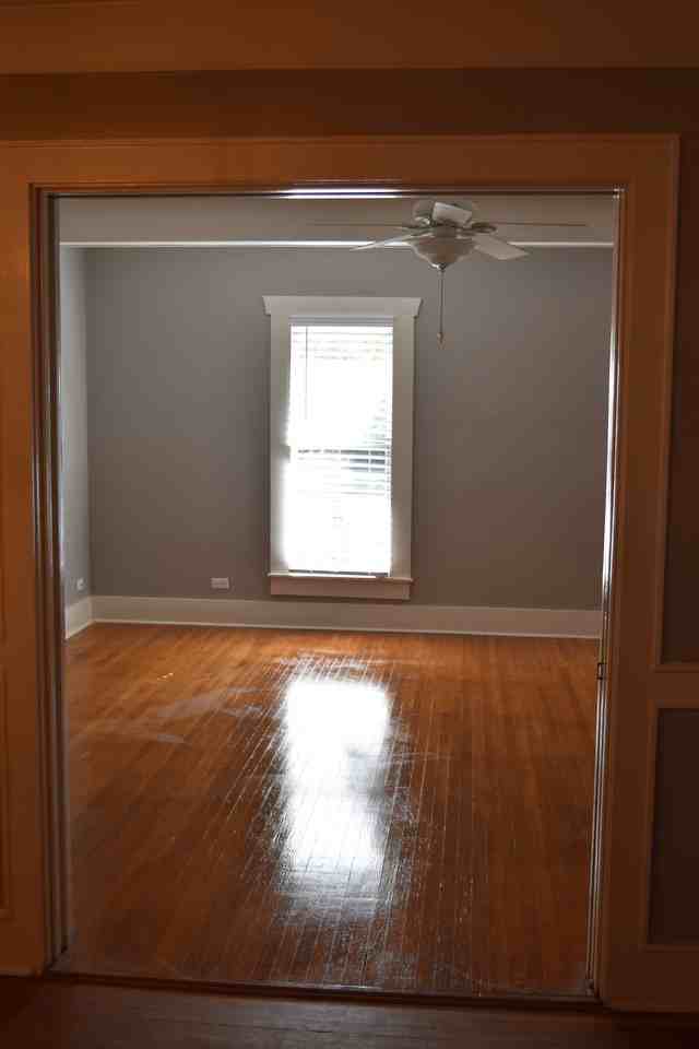 423 S Main St - Photo 4 of 8