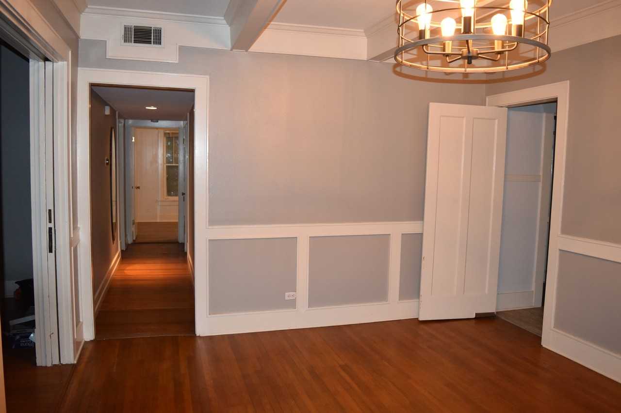 423 S Main St - Photo 6 of 8