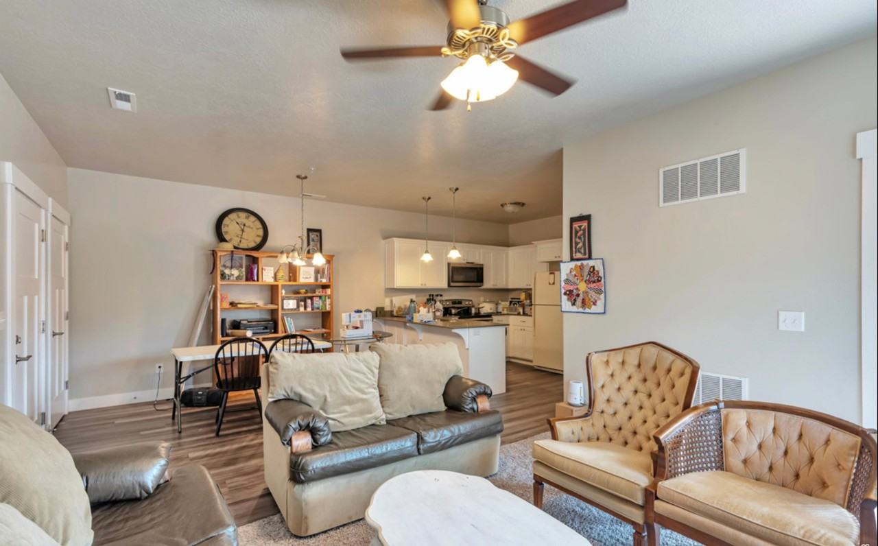 13239 S Dominica Ln #202 - Photo 4 of 12
