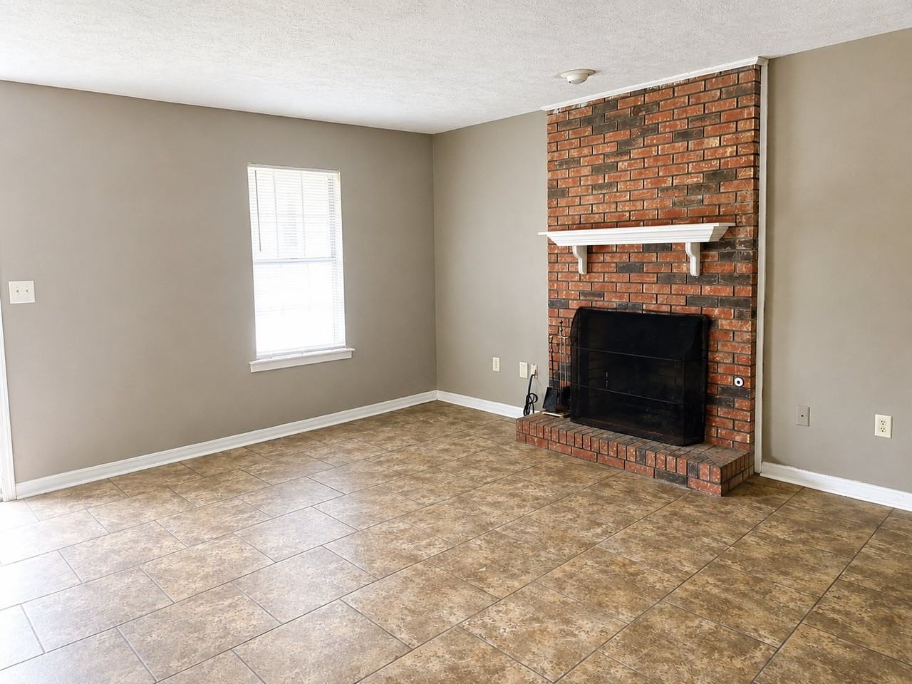 1701/1702 Jamestown Way #1701 - Photo 2 of 14