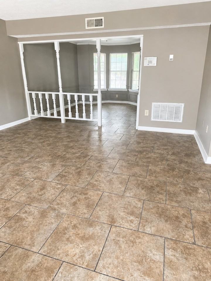 1701/1702 Jamestown Way #1701 - Photo 4 of 14