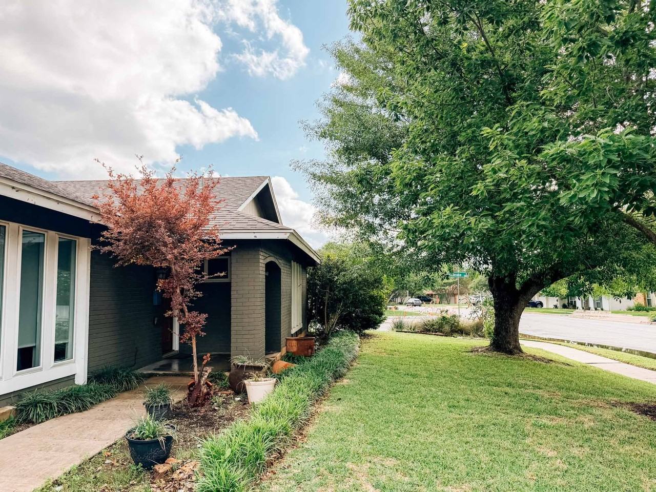 5807 Burnhill Dr - Photo 2 of 17