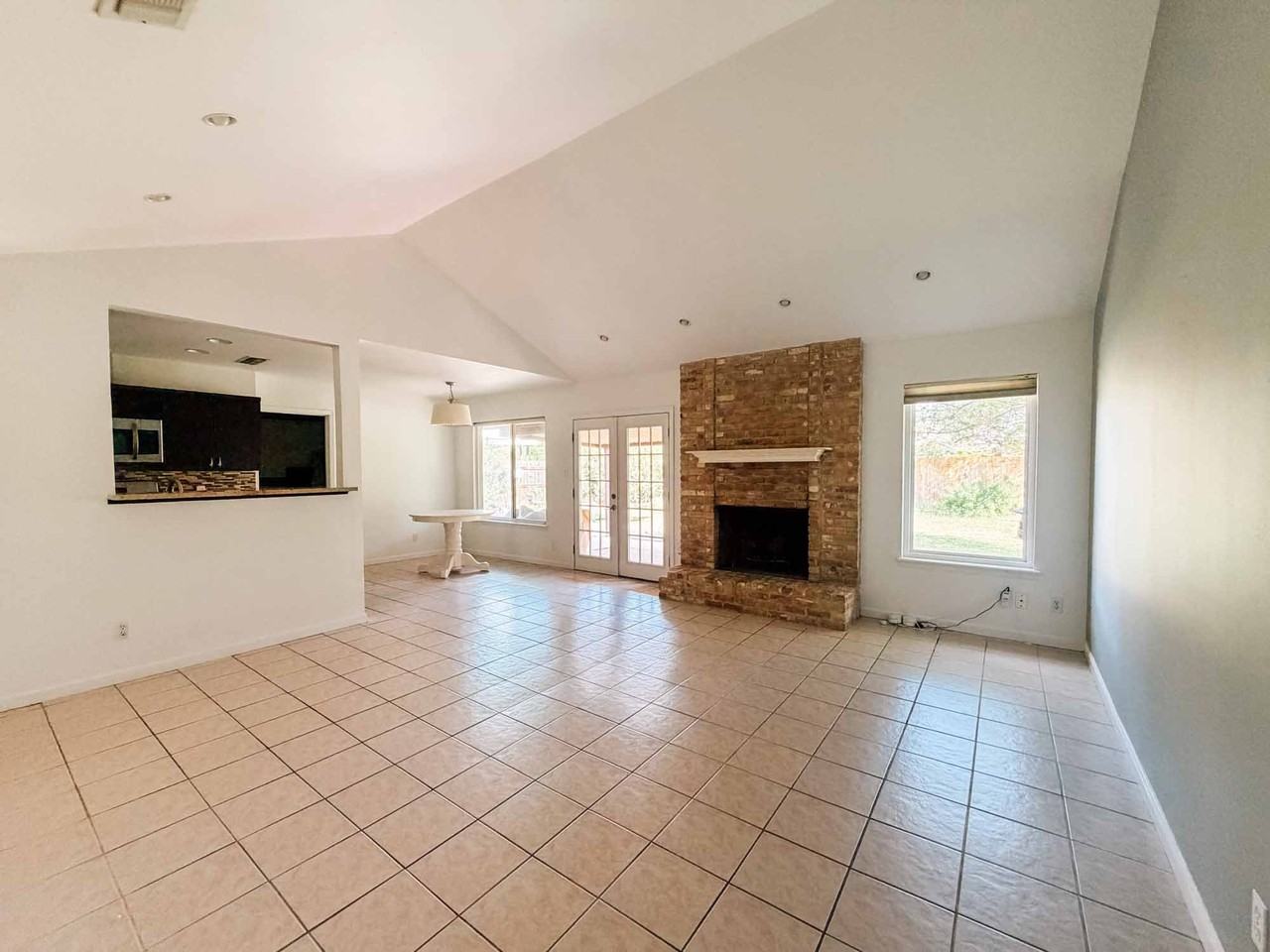 5807 Burnhill Dr - Photo 3 of 17