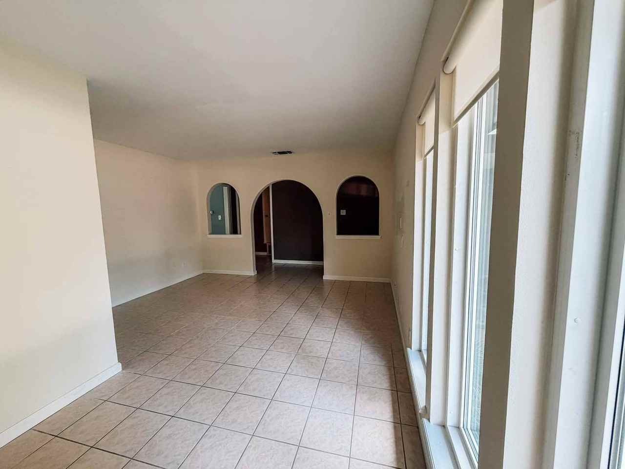 5807 Burnhill Dr - Photo 7 of 17
