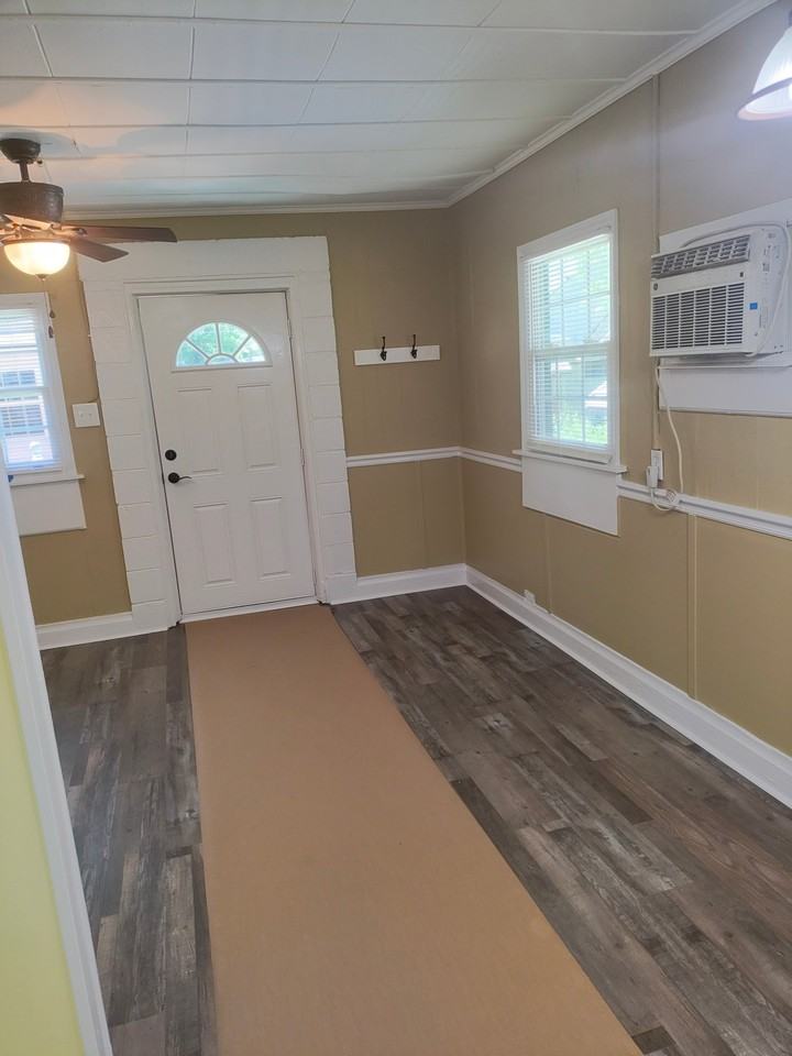 224 Clement Ave #B - Photo 4 of 11