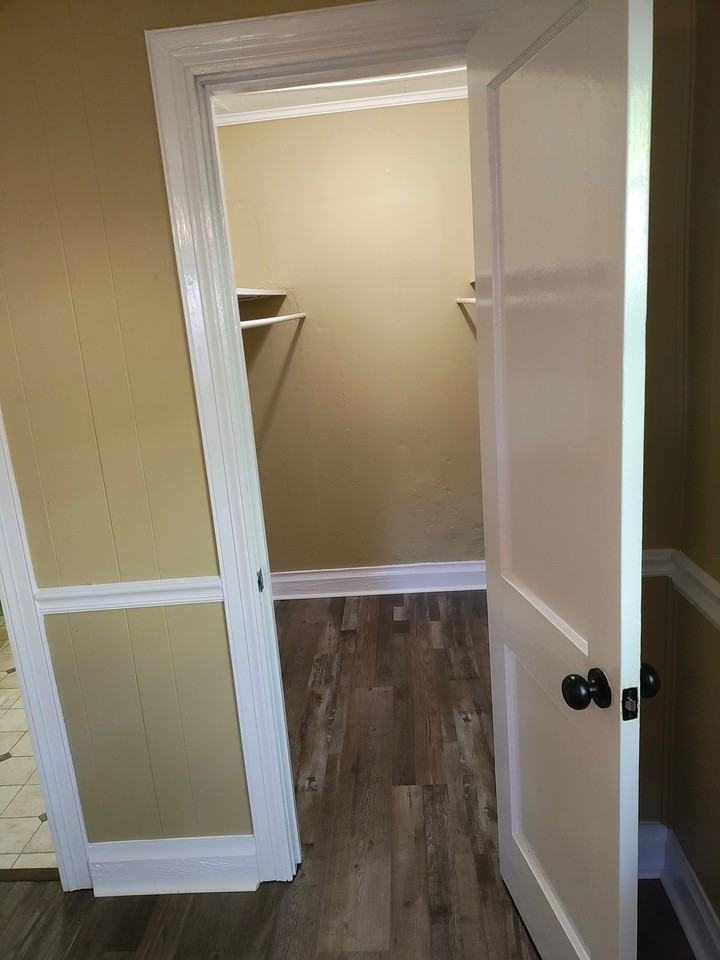 224 Clement Ave #B - Photo 6 of 11