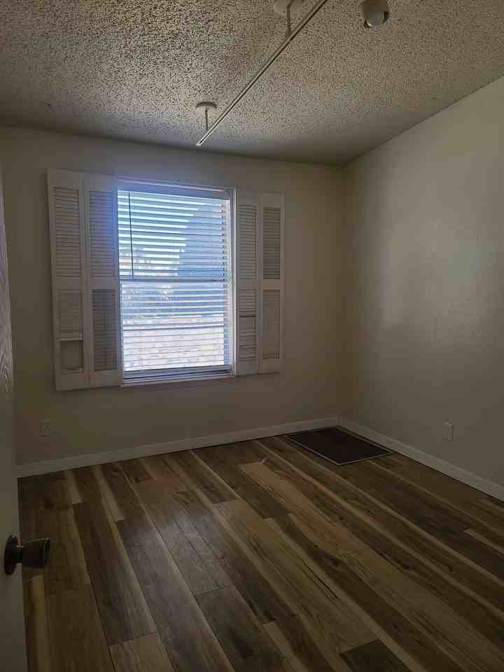 10624 Springwood Dr #D - Photo 3 of 10